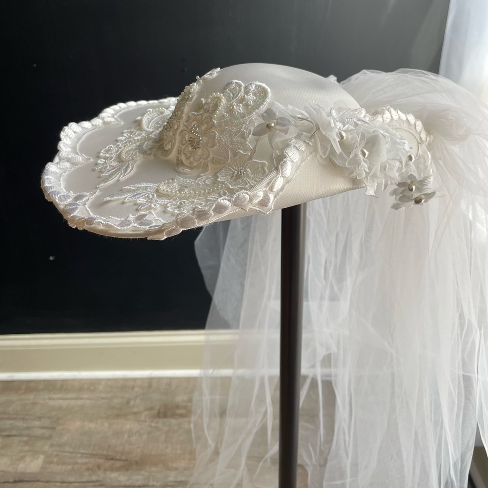 Vintage White Bridal Hat with Veil
